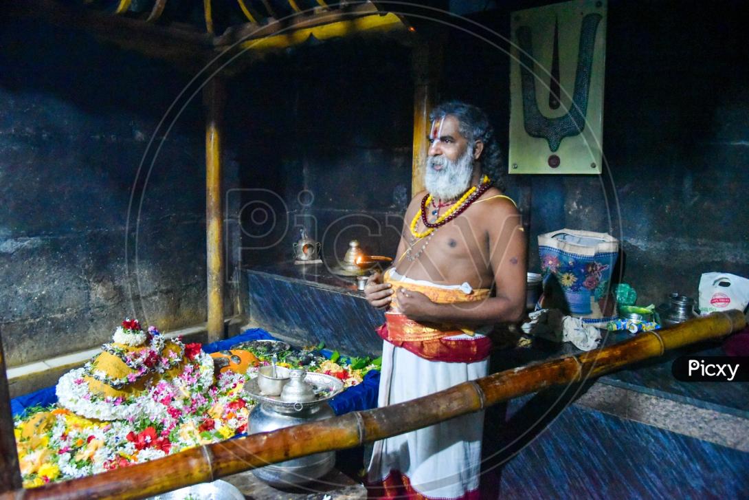 Temple Gallery Photo#2